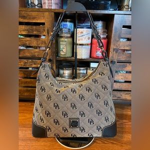 EUC Dooney & Bourke Erica Signature Hobo Canvas Bag